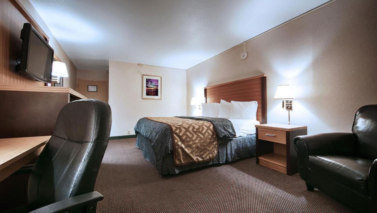 Отель Magnuson Grand Columbus North Экстерьер фото