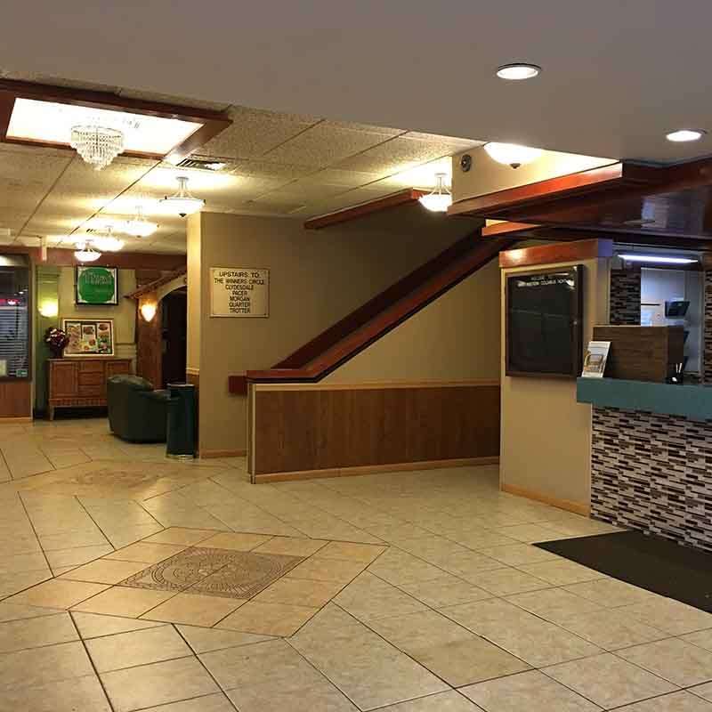Отель Magnuson Grand Columbus North Интерьер фото