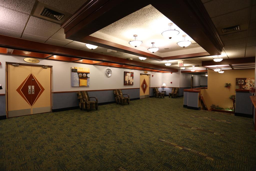 Отель Magnuson Grand Columbus North Экстерьер фото