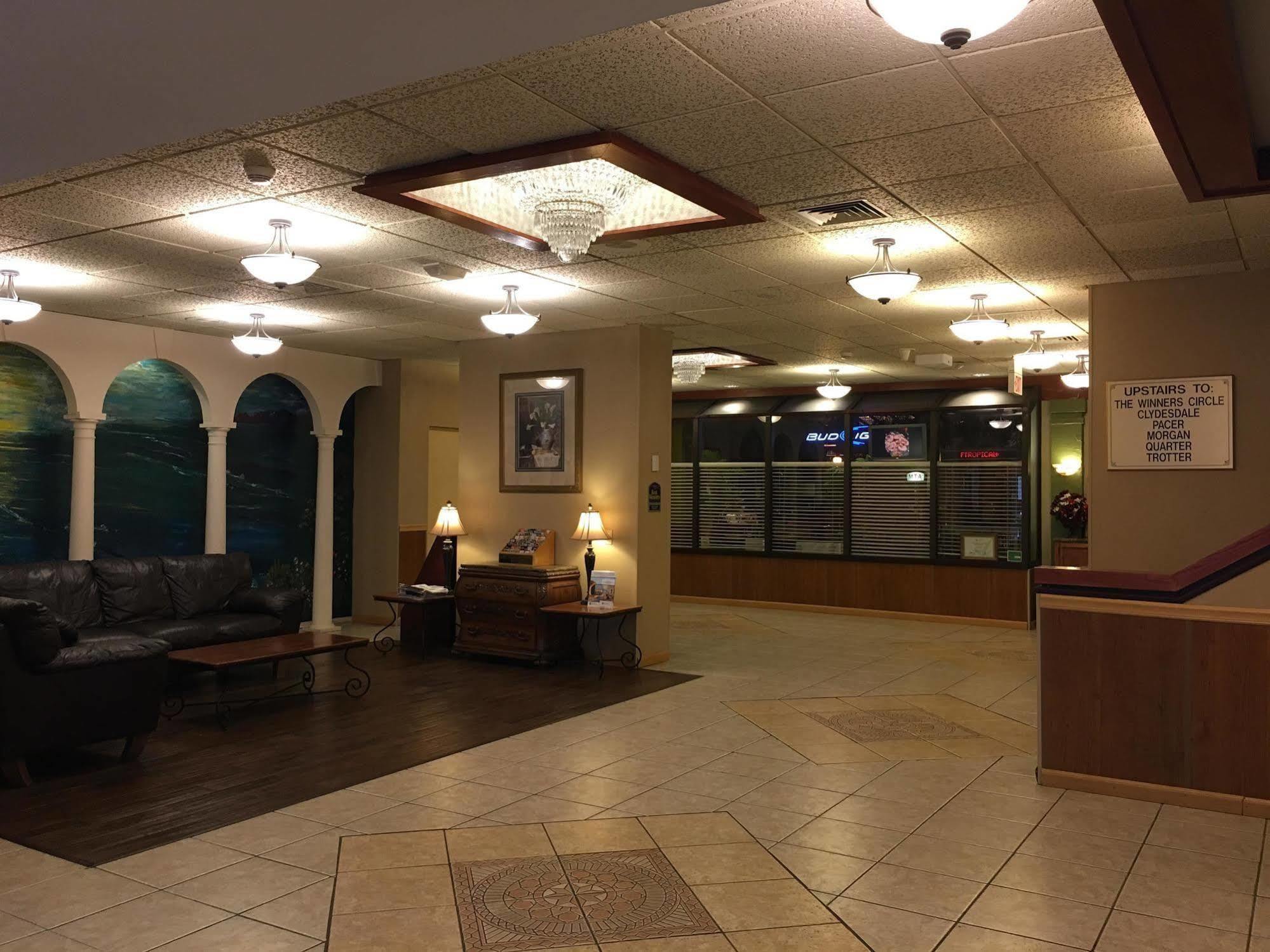 Отель Magnuson Grand Columbus North Экстерьер фото