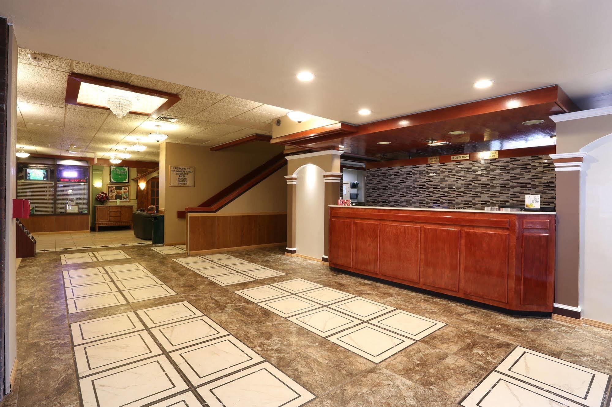 Отель Magnuson Grand Columbus North Экстерьер фото
